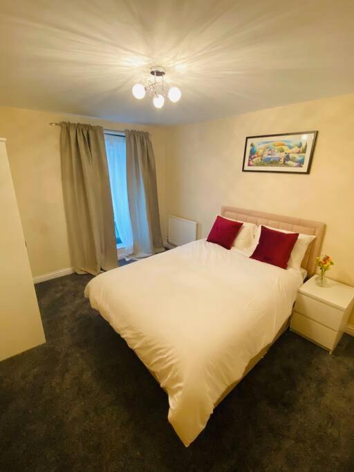 Beautiful And Modern 2 Bedroom Flat In Colindale Edgware Dış mekan fotoğraf